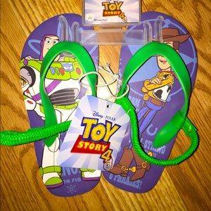 Toy story 4 boy toddler sandals Size 9/10 Large